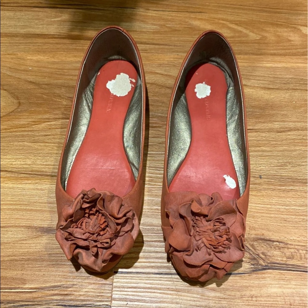 Banana republic faux leather coral ballet flats